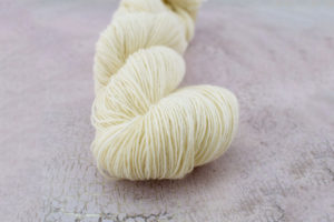 FRANKIE: Undyed Yarn